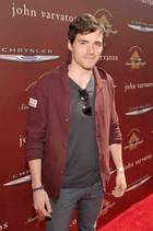 Ian Harding : ian-harding-1400438342.jpg