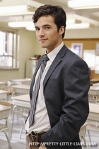 Ian Harding : ianharding_1282182765.jpg