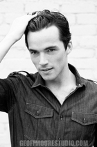 Ian Harding : ianharding_1290611401.jpg