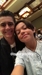 Isaak Presley : TI4U1526150896.jpg