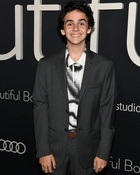 Jack Dylan Grazer : jack-dylan-grazer-1546129803.jpg