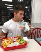 Jake Miller : jake-miller-1532282434.jpg