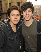 Jake T. Austin : TI4U_u1260405741.jpg