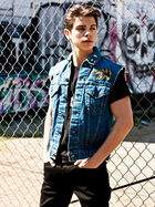 Jake T. Austin : jake-t-austin-1342804427.jpg