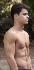 Jake T. Austin : jake-t-austin-1425932964.jpg