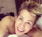 James McVey : james-mcvey-1413591792.jpg