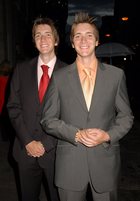 James and Oliver Phelps : TI4U_u1230832879.jpg