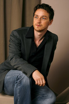 James McAvoy : james-mcavoy-1381097519.jpg