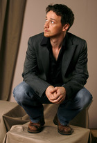 James McAvoy : james-mcavoy-1381097523.jpg