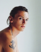 Jamie Campbell Bower : jamie-campbell-bower-1334347380.jpg