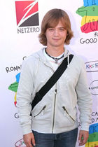 Jason Earles : jason_earles_1211677396.jpg