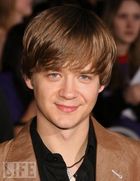 Jason Earles : jason_earles_1291299978.jpg