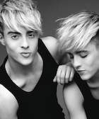 Jedward : jedward-1482710828.jpg