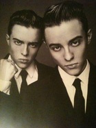 Jedward : jedward_1305733520.jpg