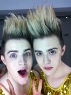 Jedward : jedward_1309452009.jpg