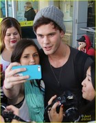 Jeremy Irvine : jeremy-irvine-1385234224.jpg