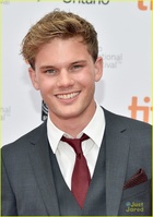 Jeremy Irvine : jeremy-irvine-1420309990.jpg