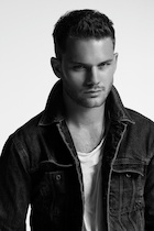 Jeremy Irvine : jeremy-irvine-1451121487.jpg