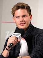 Jeremy Irvine : jeremy-irvine-1485972645.jpg