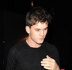 Jeremy Irvine : jeremy-irvine-1490216318.jpg