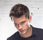 Jeremy Irvine : jeremy-irvine-1516369496.jpg