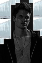 Jeremy Irvine : jeremy-irvine-1519206469.jpg