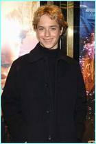 Jeremy Sumpter : TI4U_u1137388321.jpg