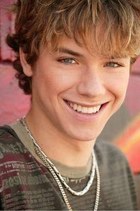 Jeremy Sumpter : TI4U_u1144856939.jpg