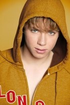 Jeremy Sumpter : TI4U_u1157554398.jpg