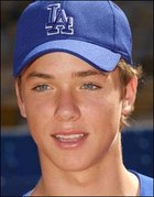 Jeremy Sumpter : TI4U_u1157561014.jpg