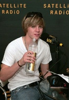 Jesse McCartney : TI4U_u1135706423.jpg