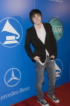 Jesse McCartney : TI4U_u1144515772.jpg