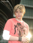 Jesse McCartney : TI4U_u1145124641.jpg