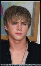 Jesse McCartney : TI4U_u1148657913.jpg