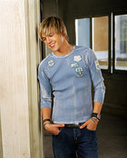 Jesse McCartney : TI4U_u1155159395.jpg