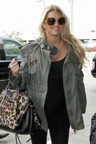 Jessica Simpson : jessica-simpson-1319565623.jpg