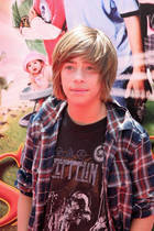 Jimmy Bennett : jimmy-bennett-1321107406.jpg