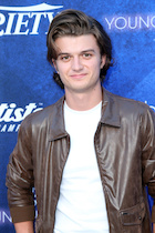 Joe Keery : joe-keery-1508558506.jpg