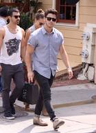 Joe Jonas : TI4U1375221972.jpg