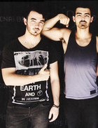 Joe Jonas : TI4U1375459227.jpg