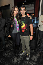 Joe Jonas : TI4U1384010263.jpg