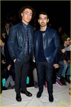 Joe Jonas : TI4U1391798925.jpg