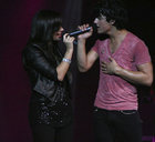 Joe Jonas : TI4U_u1268691338.jpg