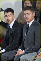 Joe Jonas : TI4U_u1297709241.jpg