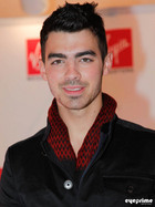 Joe Jonas : joe-jonas-1319215972.jpg