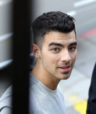 Joe Jonas : joe-jonas-1325697901.jpg