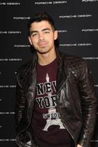 Joe Jonas : joe-jonas-1345586423.jpg