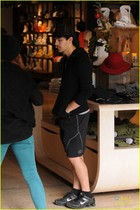 Joe Jonas : joe-jonas-1355681313.jpg