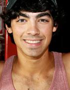 Joe Jonas : joe-jonas-1372777164.jpg