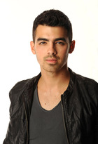 Joe Jonas : joe-jonas-1382263432.jpg